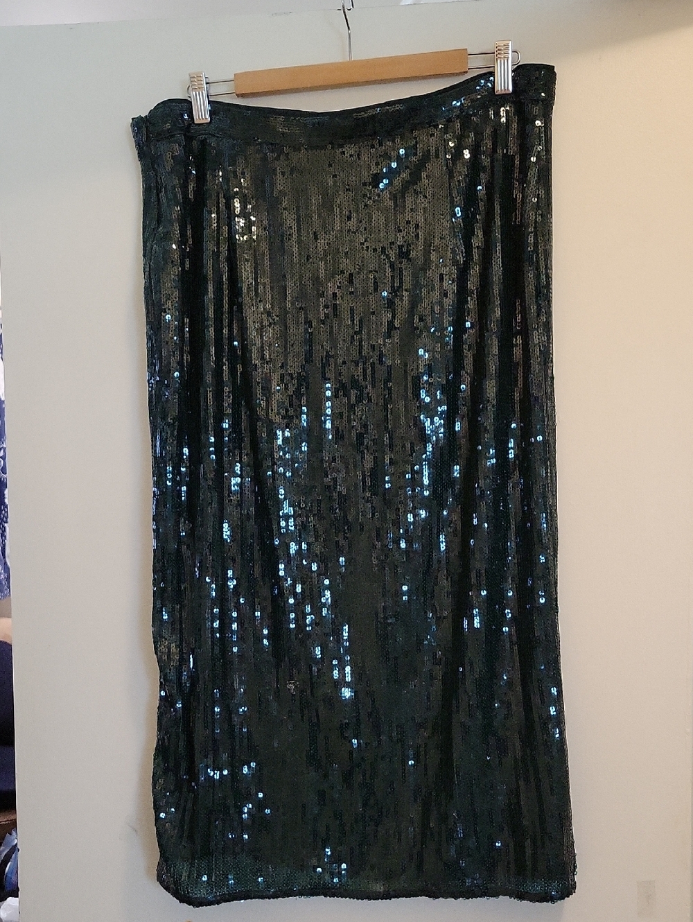 H&M Sequin Pencil Skirt in Deep Emerald Green - Picture 3 of 11